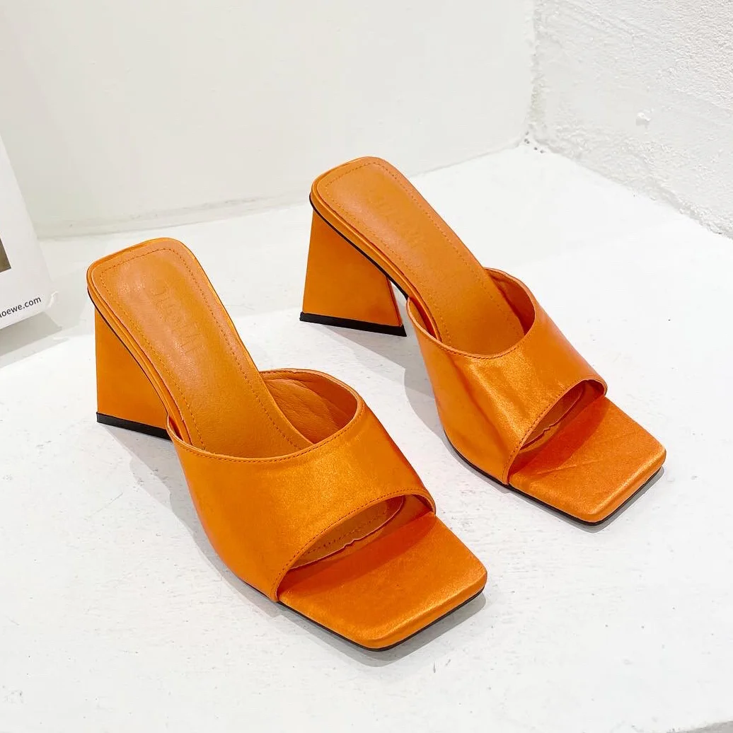 

Женская обувь однотонного цвета с леопардовым принтом; Коллекция 2021 года; Летние Босоножки с открытым носком на толстом каблуке с квадратны...