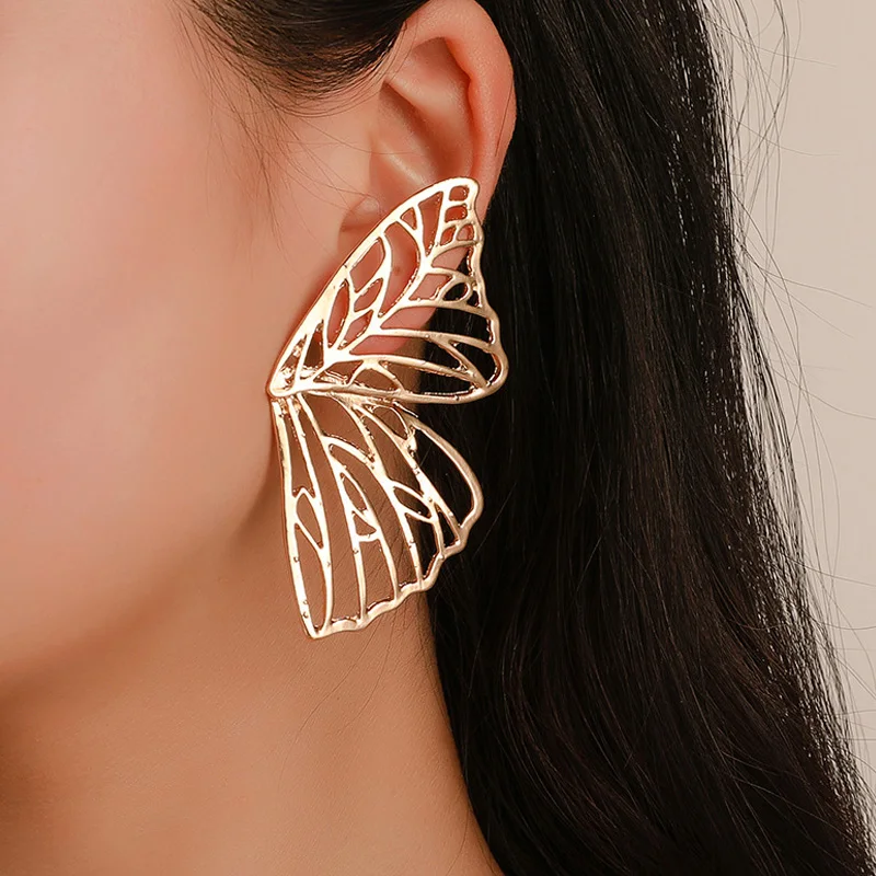 

Bohemian Gold Color Hollow Butterfly Stud Earrings For Women Luxury Beautifully Dangle Earrings 2021 Trend Earrings Jewelry Gift