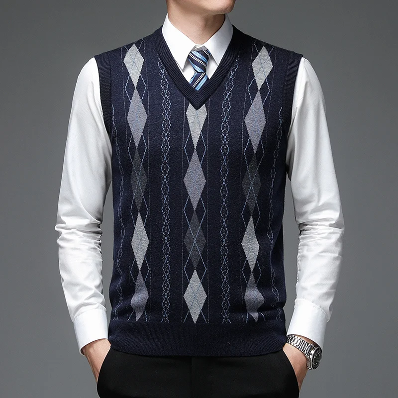 

New Autum Brand Argyle Pullover Sweater V Neck Knit Vest Diamond Trendy 6% Wool Sleeveless Casual Men Clothing men's sweaters