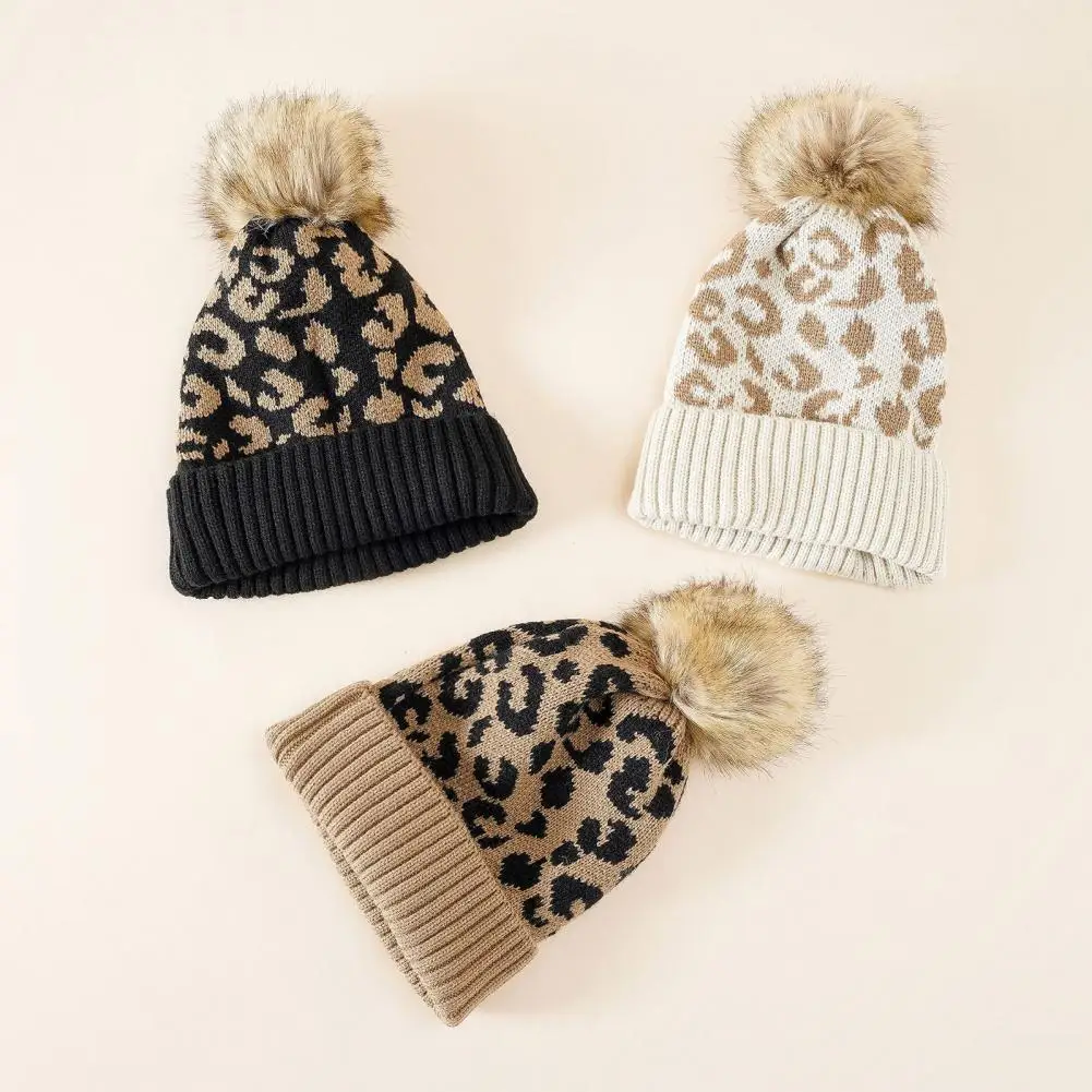 

Ribbed Edge Ear Protection Knitted Hat Autumn Winter Plush Ball Leopard Print Knitted Beanie Cap for Cycling