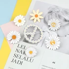 Брошь на воротник рубашки и рюкзака, с эмалью, с белой молнией и цветком Маргаритки