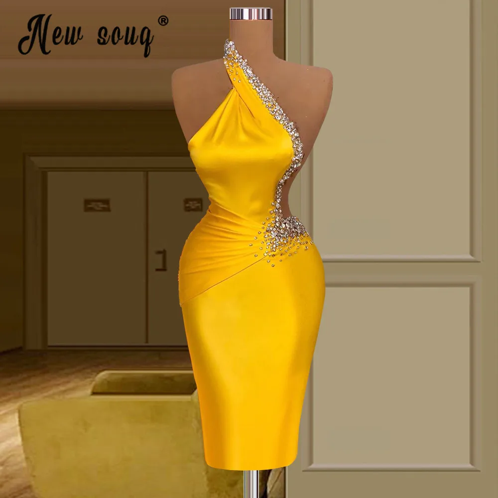 

Gold One shoulder Backless Crystals Cocktail Dresses Pleated Short Mermaid Prom Gowns Vestidos De Fiesta Performance Party Gowns