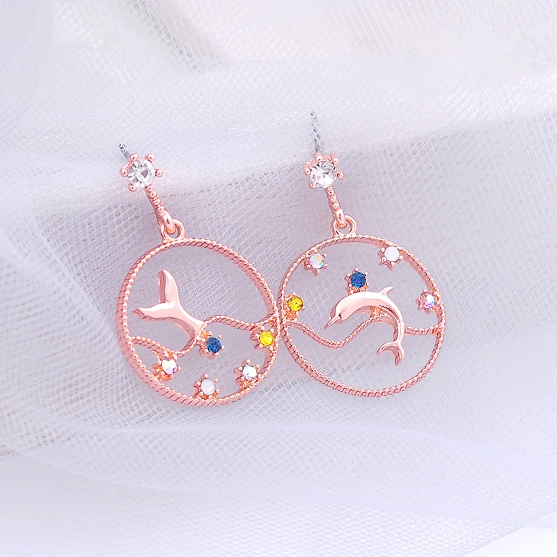 Серьги подвески с изящным жемчугом по специальной цене золотистые серьги