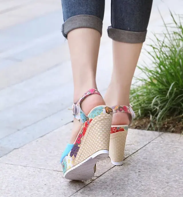 

Women Sexy High Heels Sandals 2019 Summer Wedges Shoes Woman Print Platform Sandal Female Fashion Super High Shoes Footwear