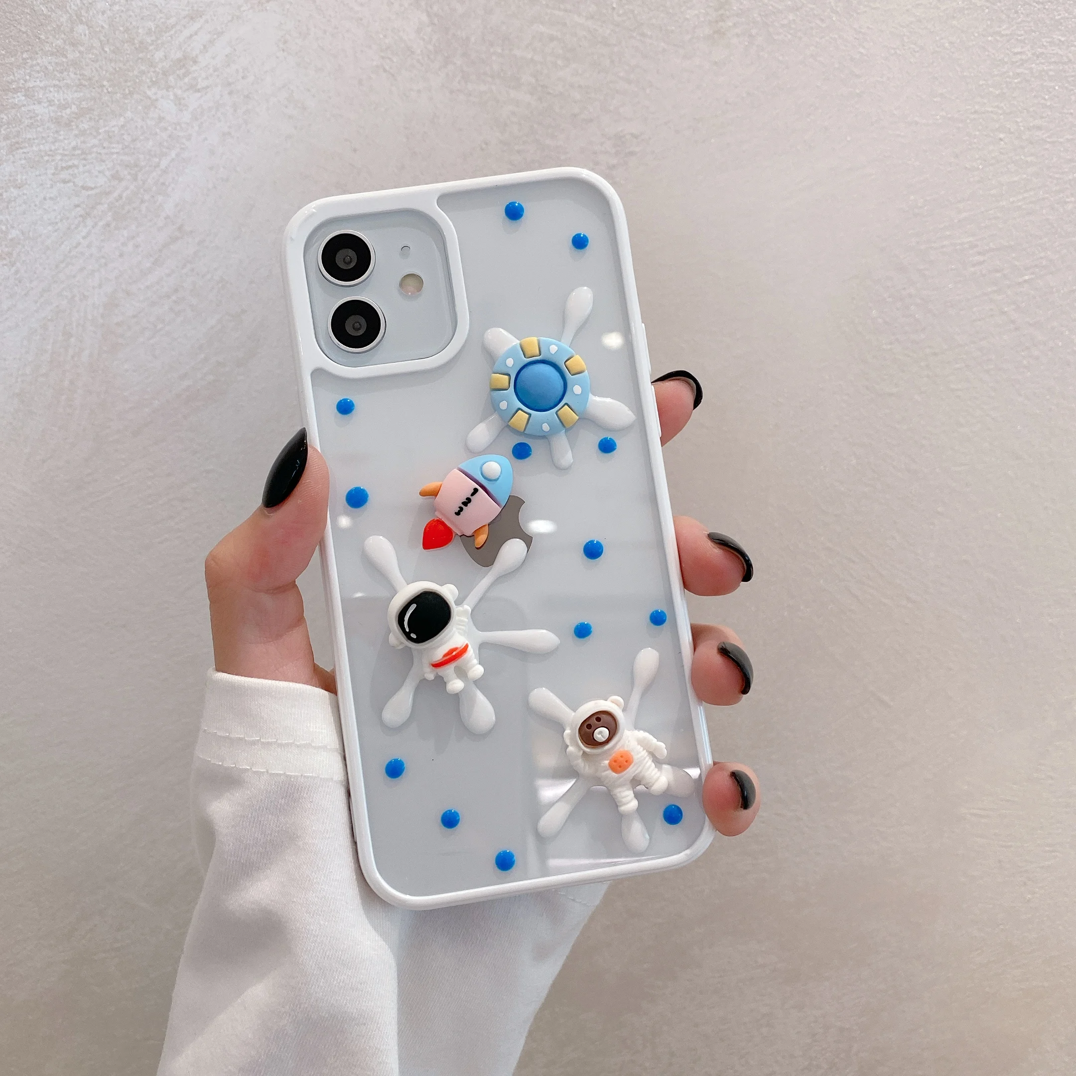 

Creamy Astronaut Epoxy shell for iPhone13Pro max all-inclusive Apple 12 cartoon 11/7P mobile phone case