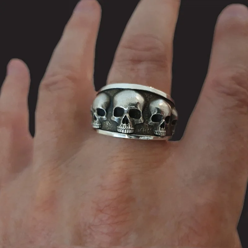 

2021 Vintage Punk Skull Ring Men Hip Hop Engagement Ring Male Fashion Red Zircon Rings For Women Jewelry Silvery Rings Femme New
