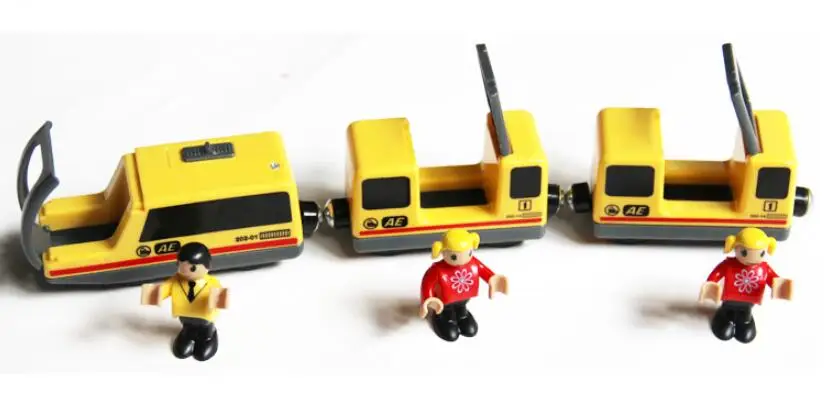 Игрушки для мальчиков комбинация желтого электромагнитного локомотива и