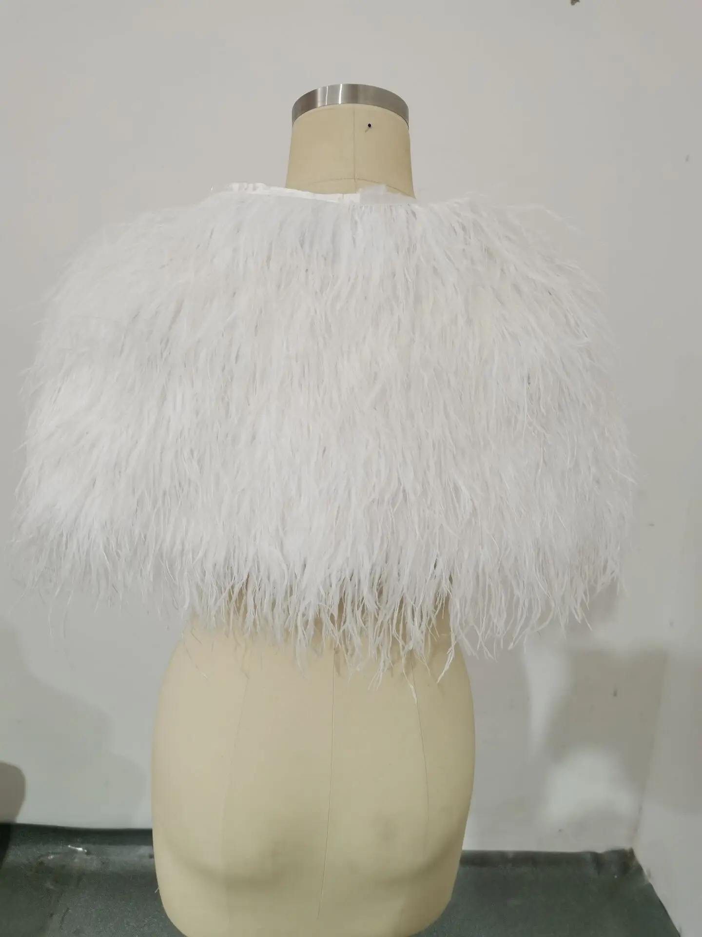 Шуба из страусиного пера элегантное белое меховое Болеро для невесты свадебные - Фото №1