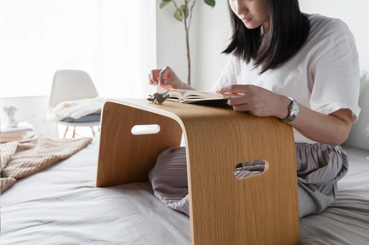 

Простой столик для кровати, стол для ноутбука для ленивых, стол из белого дуба и черного ореха