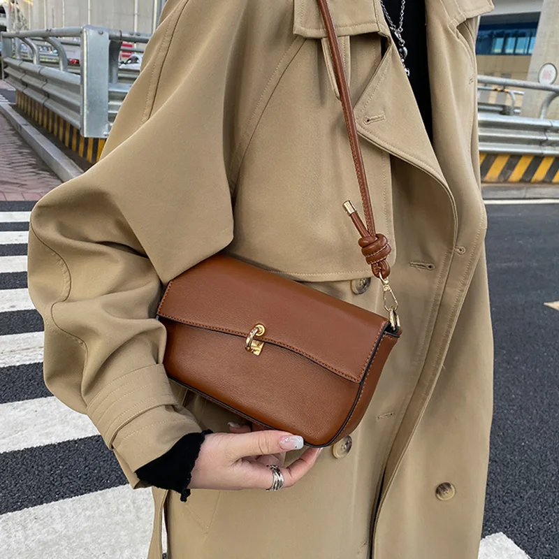 

2022 New Elegant Women Brown Khaki Crossbody Bags Female Solid Flap Shoulder Bag High Quality PU Leather Messenger Bags Handbag