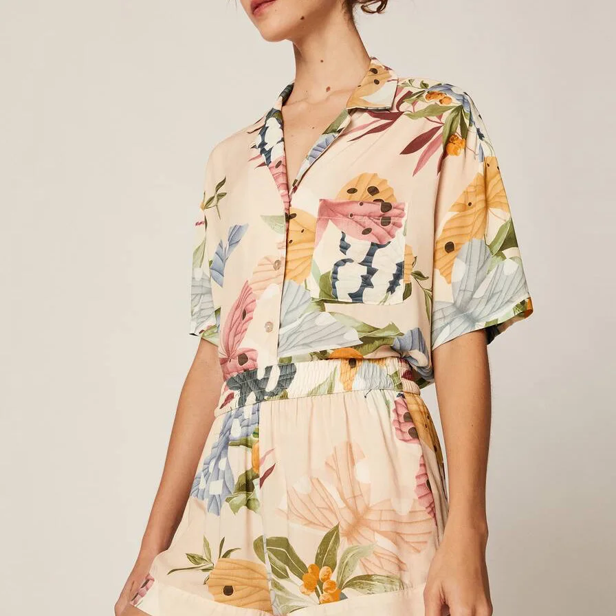 

Пижамный комплект Женский в японском стиле, тонкий приталенный пижамный комплект из вискозы с большими цветами, шорты с коротким рукавом, о...