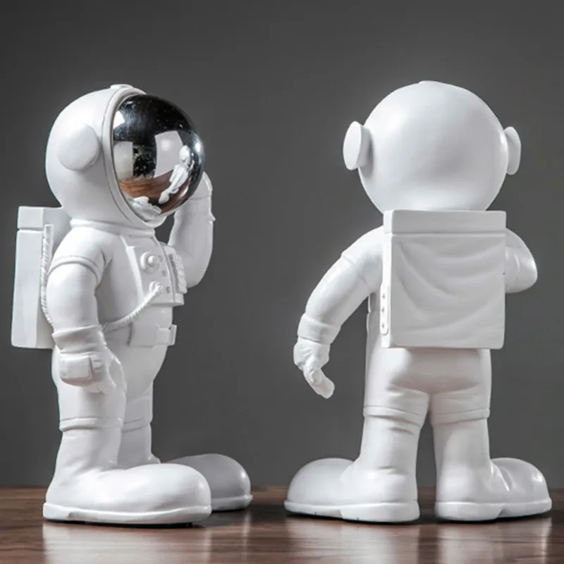 

European Style Astronaut Statue Big Feet Spaceman Resin Art&Craft Decoration Creative Living Room Office Desktop Decor X5082