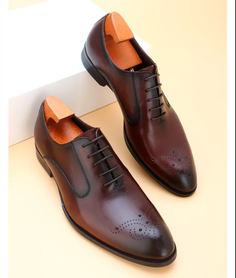

Fashion Black / Deep Brown Brogue Wedding Shoes Genuine Leather Social Dress Shoes Mens Business Shoes