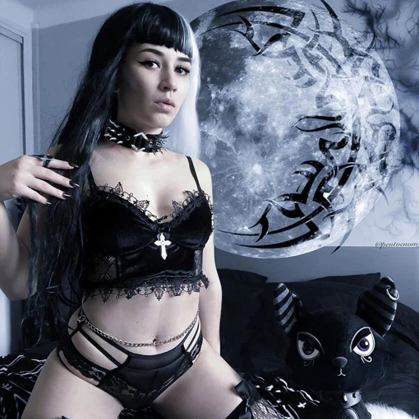 2021 Women Velvet Underwear knickersLace Camisole Corset Bustier Sexy Slim Bra Lengerie Shorts Set Summer Lady Bralette Suit