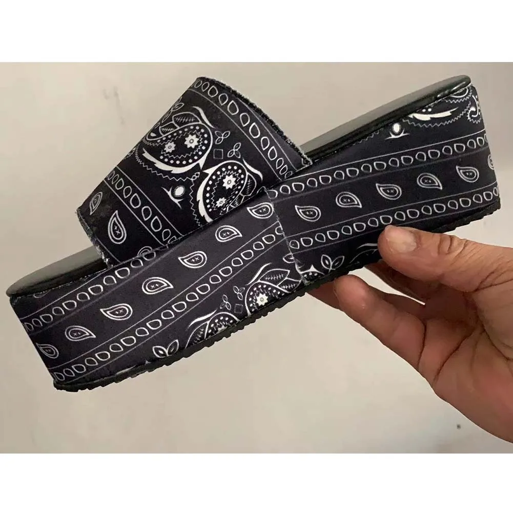 

KARINLUNA New Fashion Ladies Print Outside Slippers Platform Slides Thick Bottom Women Slippers Trendy Fashion Women Shoes