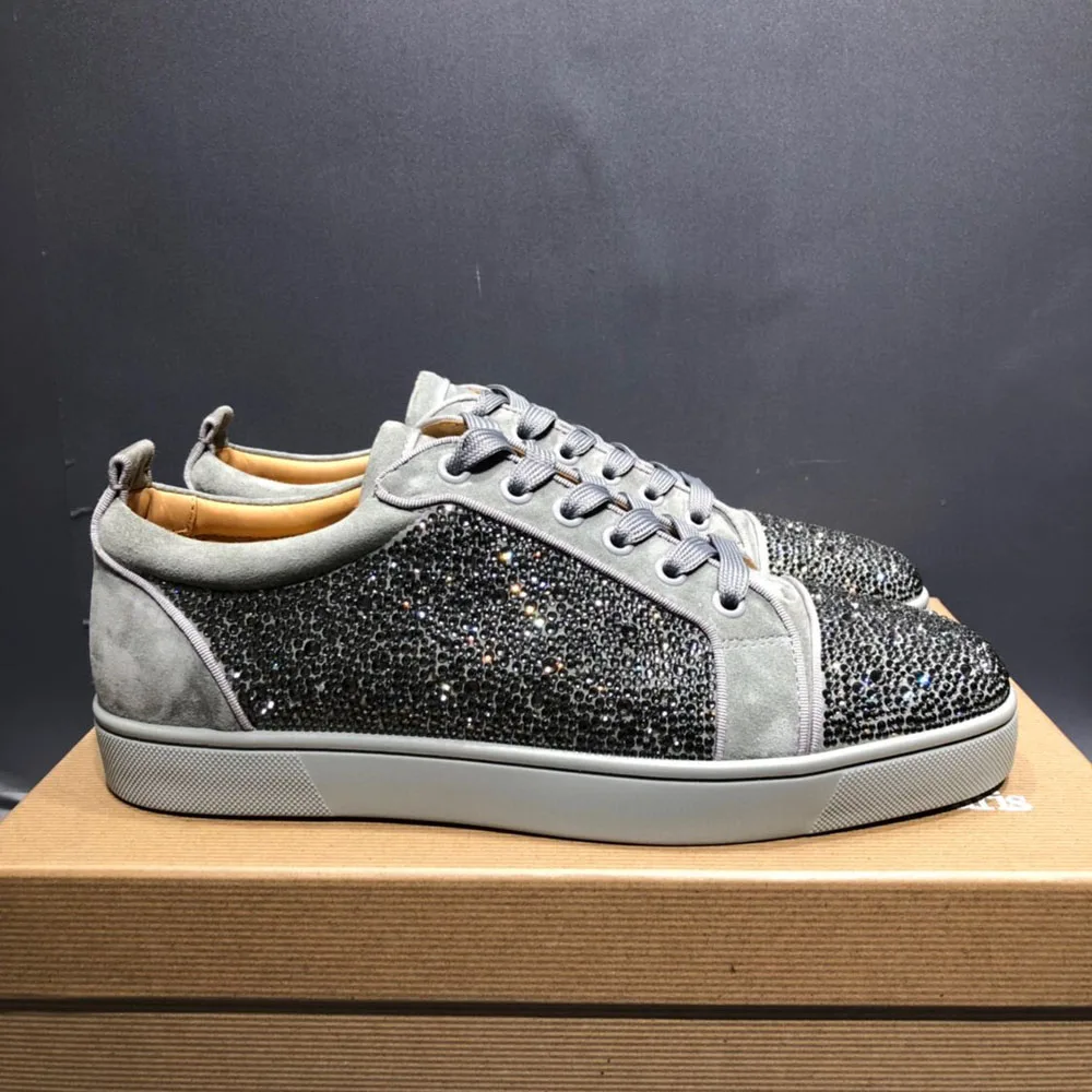 

Luxury Grey Low Top Red Bottom Shoes For Men Real Suede Leather Shiny Rhinestones Women Casual Flat Shoes Loafers Sneaker Spikes