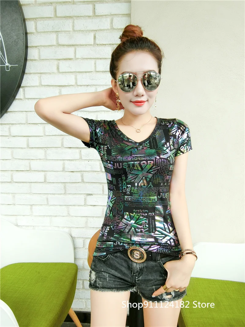 

Plus Size T-shirt Women's 2021 New Hong Kong Style Summer Chic V-Neck Short-Sleeved Bright Bronzing Printing T-shirt Trendy