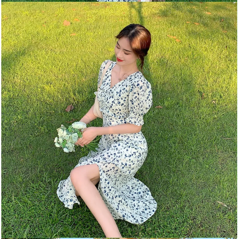 

French retro floral dress women's summer short-sleeved 2021 v-neck split slim new summer gentle style female chiffon long skirt