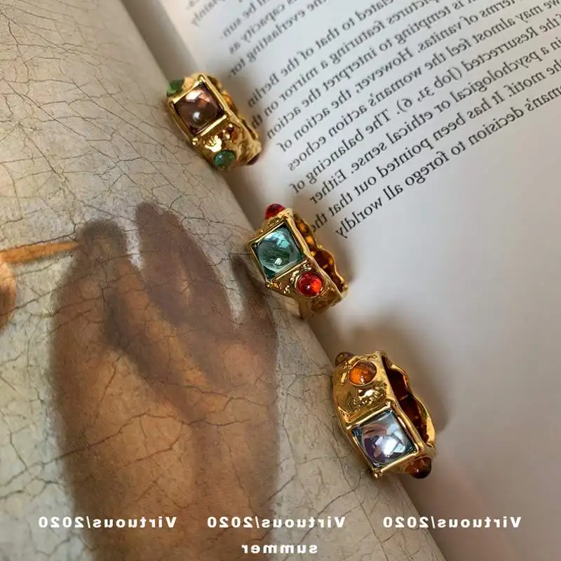 

Virtuous Niche Vintage Inlaid Colored Gemstone Ring Irregular Gold Mondomondo