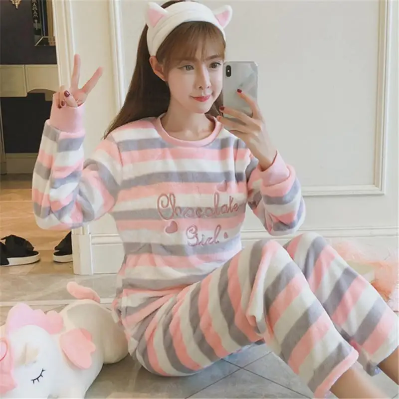 

Fashion Women Loose Round Neck Long-Sleeved Trousers Flannel Printed Pajamas Set 2/pce Set