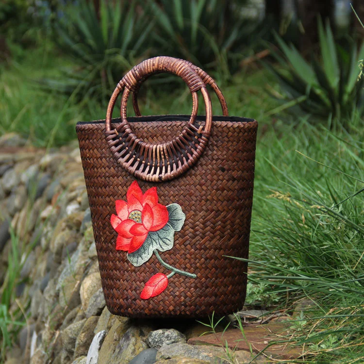 

Straw bag weaving rattan straw bag holiday travel women's portable bucket bag new national style embroidery