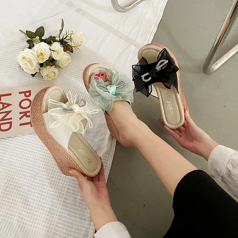 

Med Female Shoes House Slippers Platform Butterfly-Knot Summer Clogs Woman Slides On A Wedge Fashion 2021 Flat Beach Soft