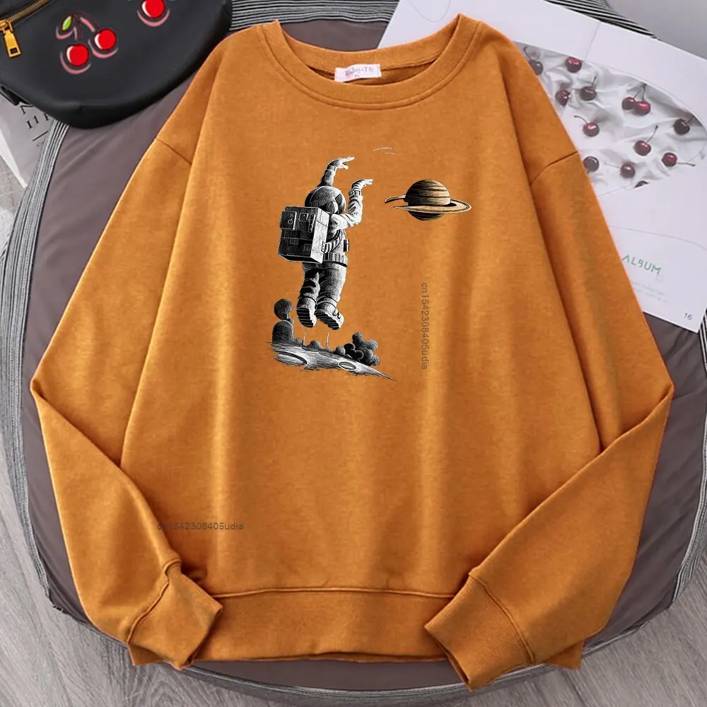 Свитшот мужской с астронавтом играющим в баскетбол удобный пуловер модная