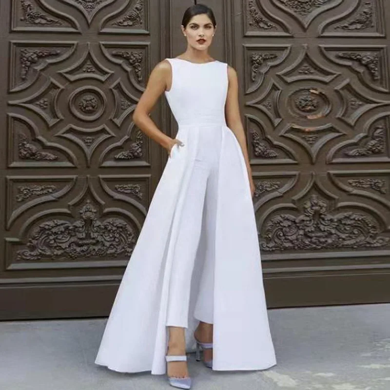 

The new round collar siesta jumpsuits pure color leisure trousers