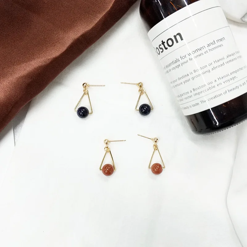 Простые геометрические треугольные серьги женские гладкие синие оранжевые с