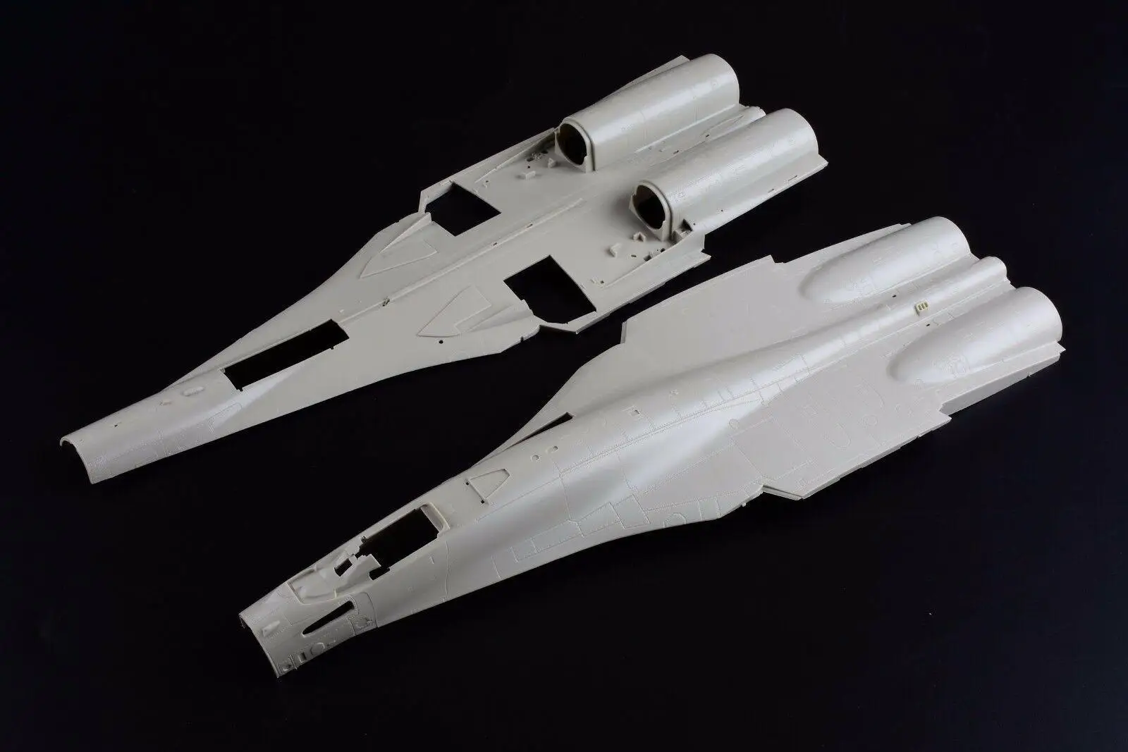 Kitty Hawk 80142 1/48 Su-35 Flanker E Assembly model New |