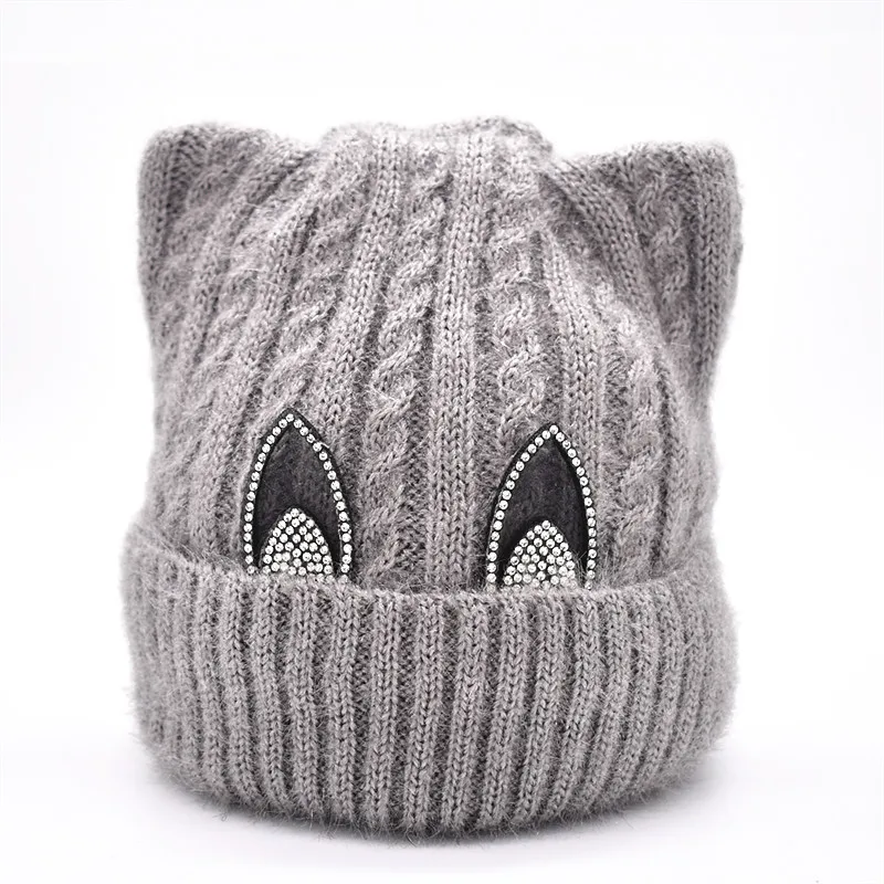 Милая детская зимняя шапка Теплый чепчик для девочки с большими глазами вязаная