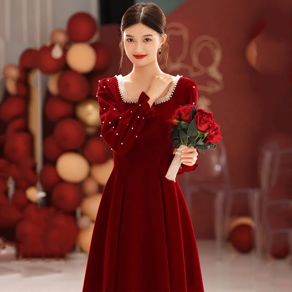 

Бордовое осенне-зимнее бархатное длинное Плиссированное Платье, женское элегантное банкетное платье с квадратным вырезом, изысканные вече...