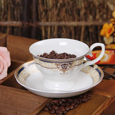 

Nordic Porcelain Coffee Cup Set Ceramics Bone China Creative British Tea Cup with Saucer Taza Madera Home Decorations OO50CS