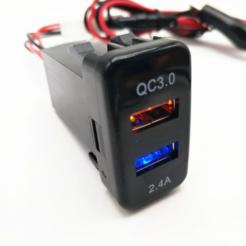 Автомобильное зарядное устройство DC 5В 2.0A с двумя USB-портами крепление на