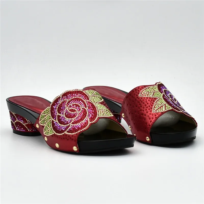 Новое поступление женской обуви и сумок в комплекте новейший итальянский