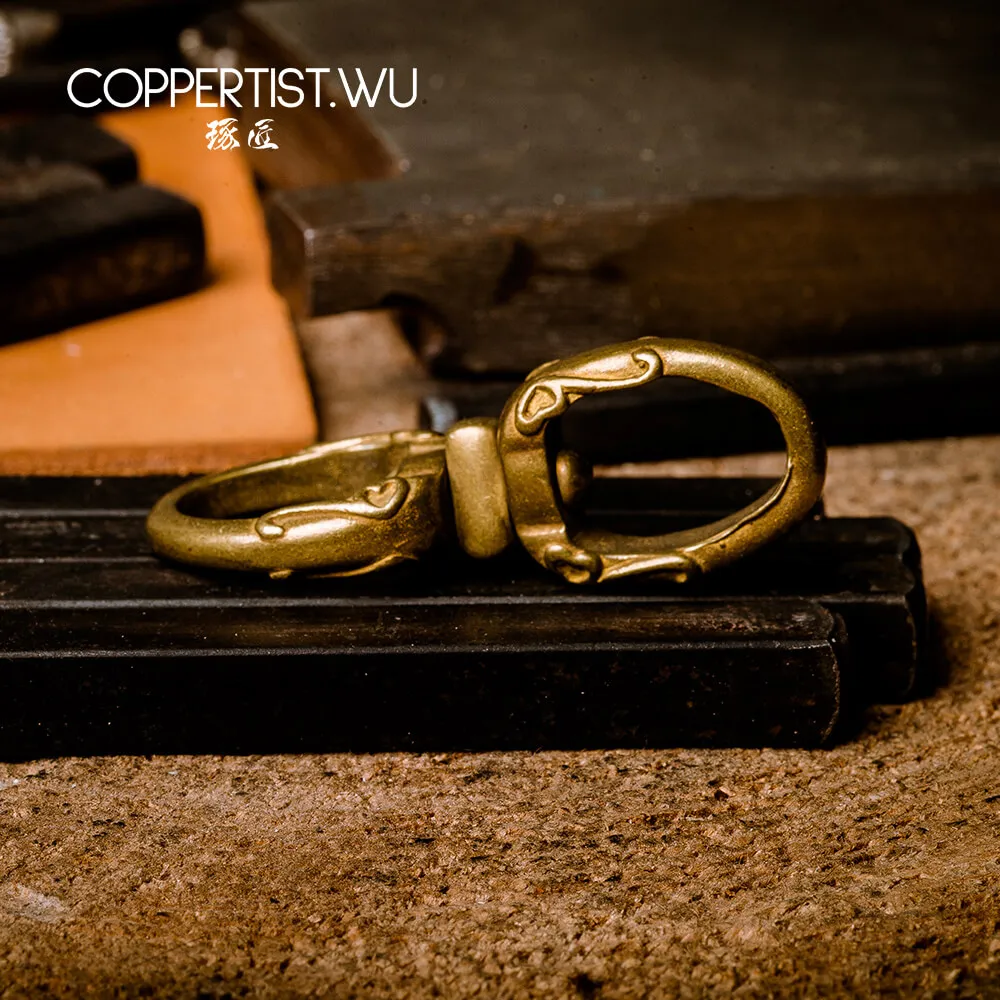 Coppertist. wu форма восемь латунных декоративных узоров карабин поворотный замок