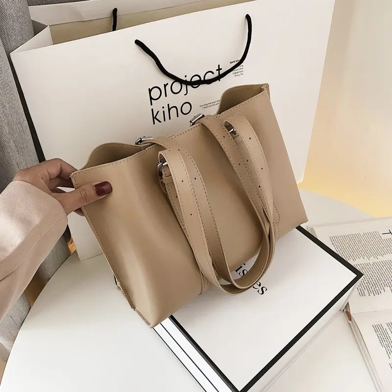 

Hot sale large women s bag large capacity shoulder bags high quality PU leather shoulder bags ladies wild bags sac a main femme