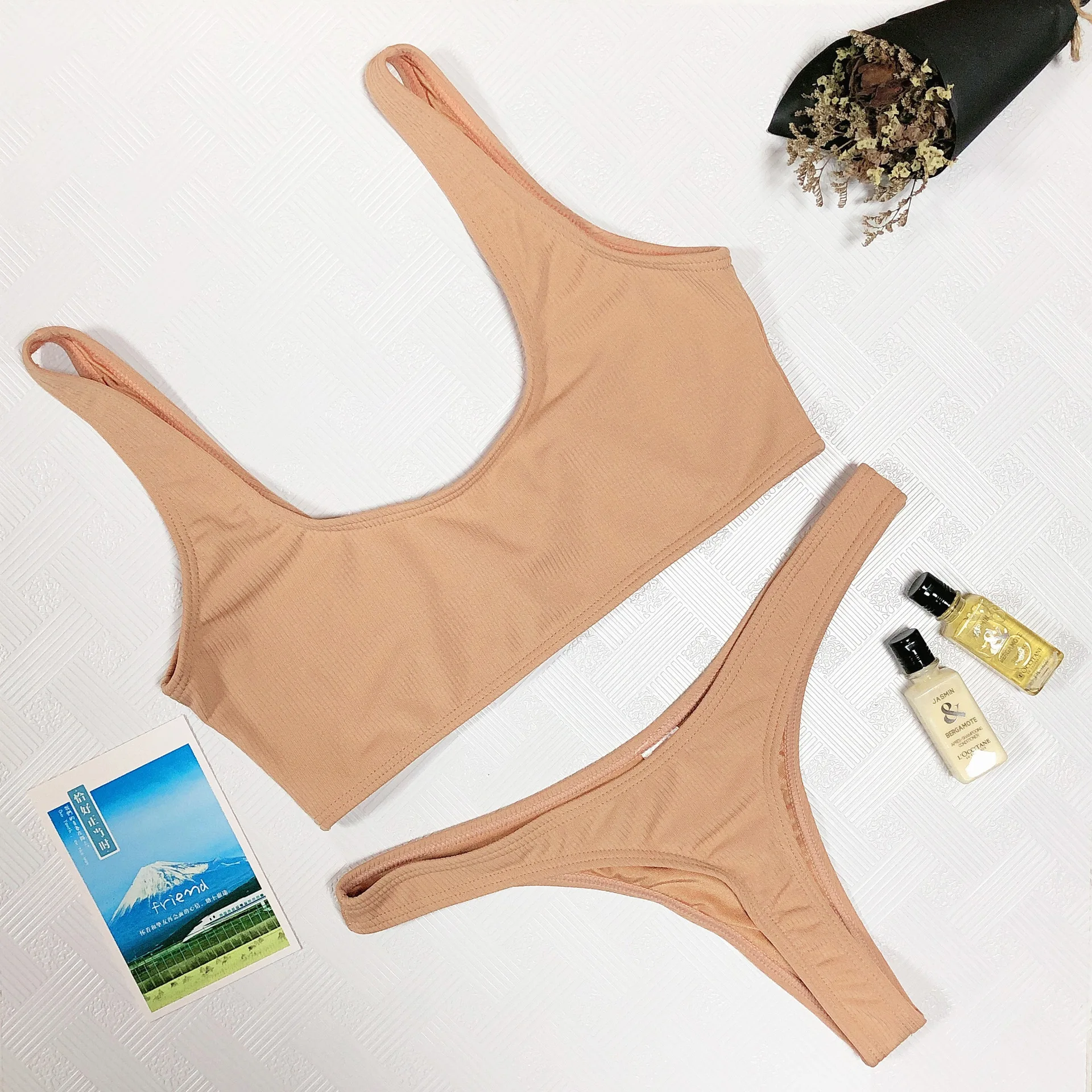 

Женский купальник-бикини пуш-ап с V-образным вырезом