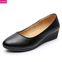 focus on working shoes for more than 30 years hotel leather womens slope heel leather shoes womens soft sole middle heel