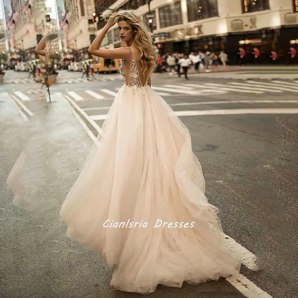 

Женское свадебное платье с открытой спиной, кружевное ТРАПЕЦИЕВИДНОЕ ПЛАТЬЕ С V-образным вырезом, аппликацией и кристаллами, украшенное бус...