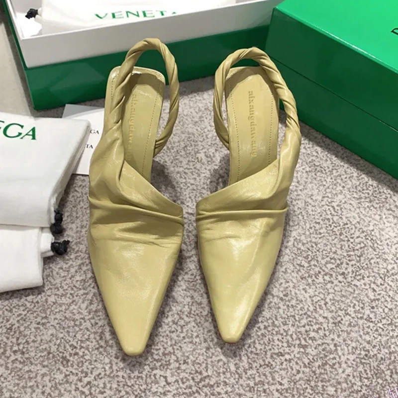 

French Bag-head Shoes Heeled Heels Retro Wisp Empty Sandals Tripping with Bala Leather Flat Shoes Women