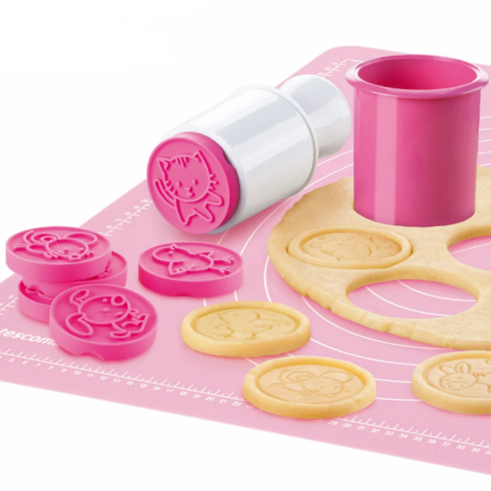 

7pcs/set Cartoon Cookie Stamps Moulds Christmas Tree Cookie Tools Cake Decoration Bakeware Kitchen Gadgets Accessories Supplies