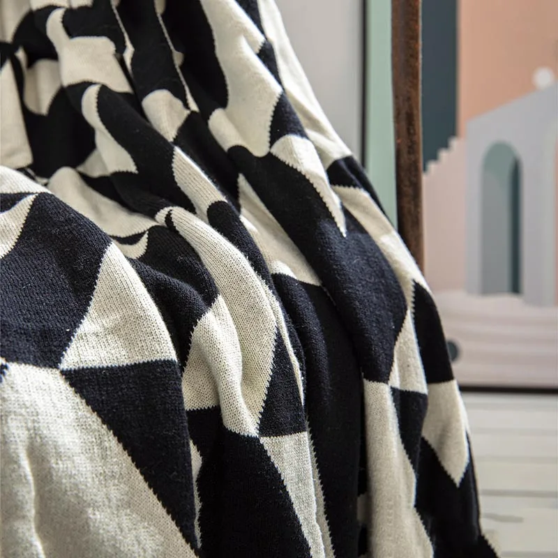 

Modern style triangle geometry pattern cotton knitted blanket nap sofa throw blanket single cover blanket