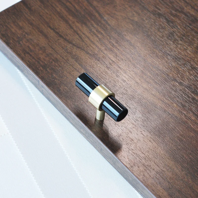 Ручки для шкафов из латуни и хрусталла