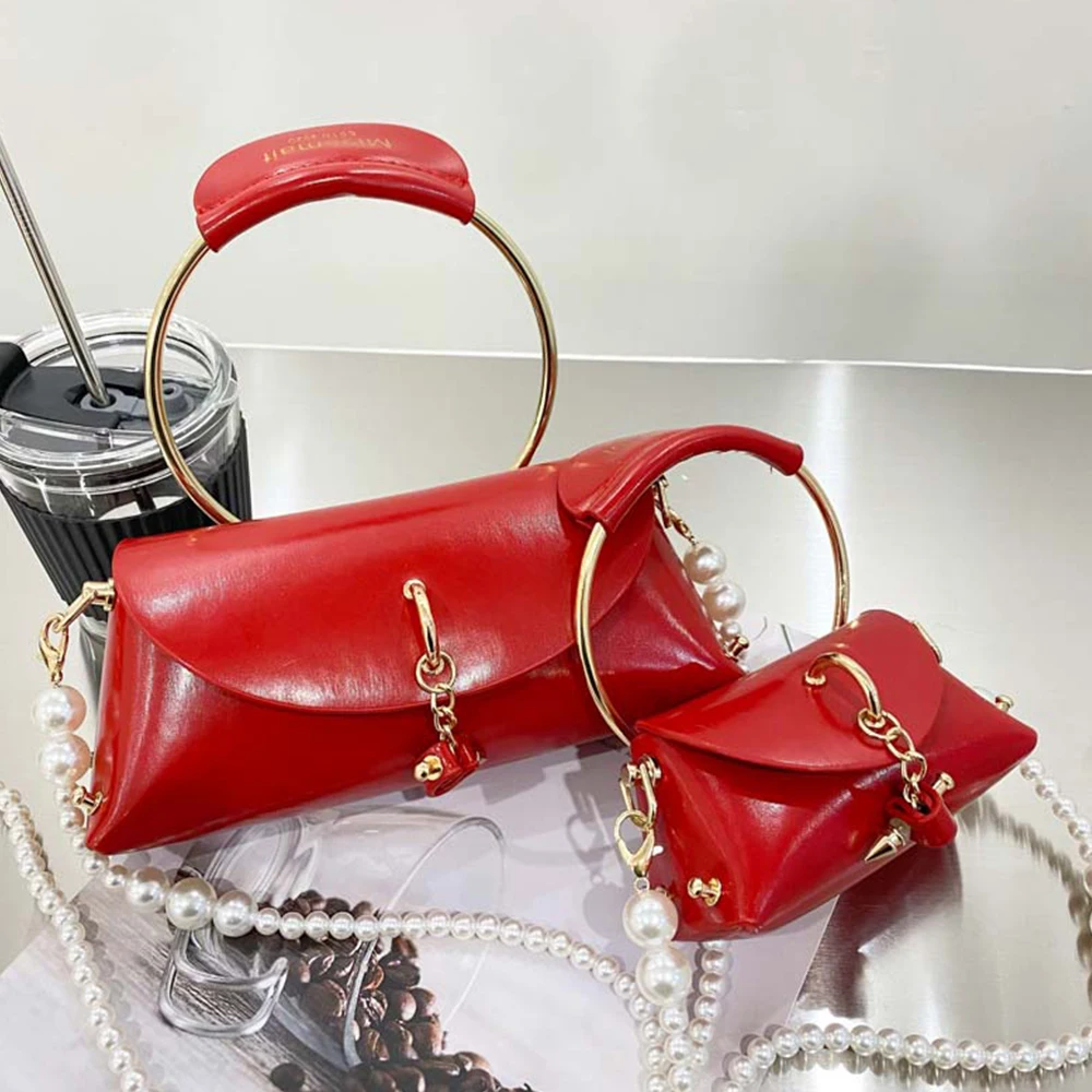 

Pearl Chain Crossbody Bag for Women Travel Handbag Fashion Simple Shoulder Messenger Bag Mini Tote Bag Leather Handbag and Purse