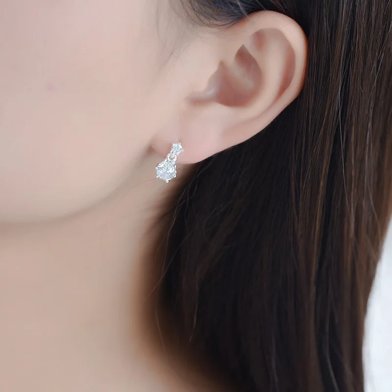 Женское ювелирное изделие из серебра 925 пробы|Серьги-гвоздики| |