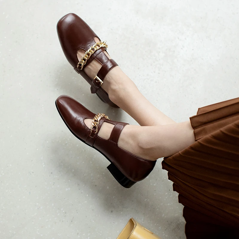 

QUTAA 2021 T-strap Buckle Square Toe Metal Chains Fashion Women Pumps Cow Patent Leather Spring Autumn Female Shoes Size 34-39