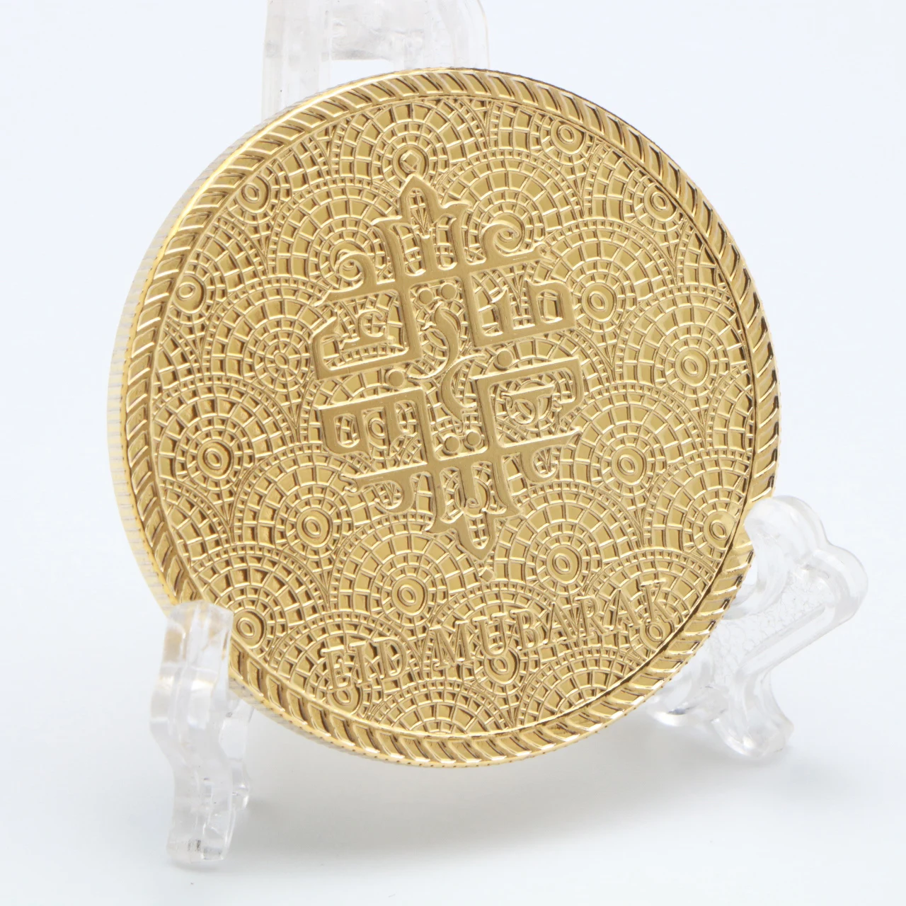 Коллекция серебряных и золотых сувенирных металлических монет в Саудовской