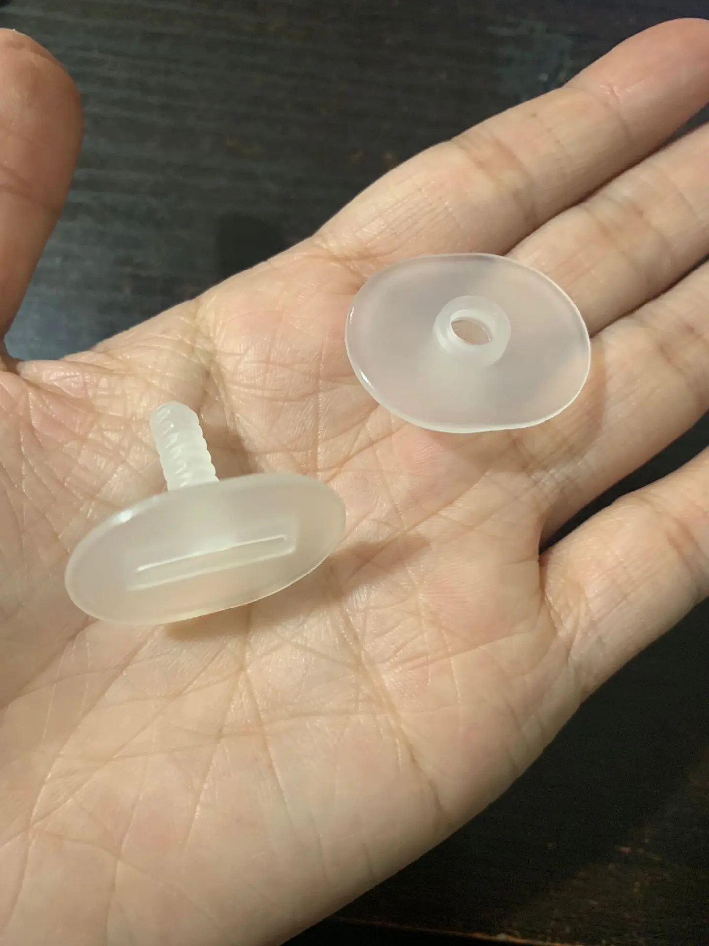 Пластиковая коробка крепеж с пряжкой винтовой переплет гофрированная гайка