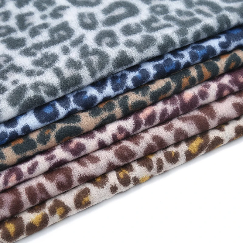 

2020 Cashmere Leopard Annimals Print Scarf Black Red Warm Scarf Women Winter Scarves Shawls Stoles Blanket Scarf Luxury Brand